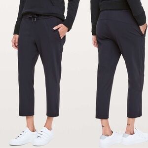 Lululemon On The Fly Pant Crop 23" Black Size 4 Track Pant Drawstring Waist